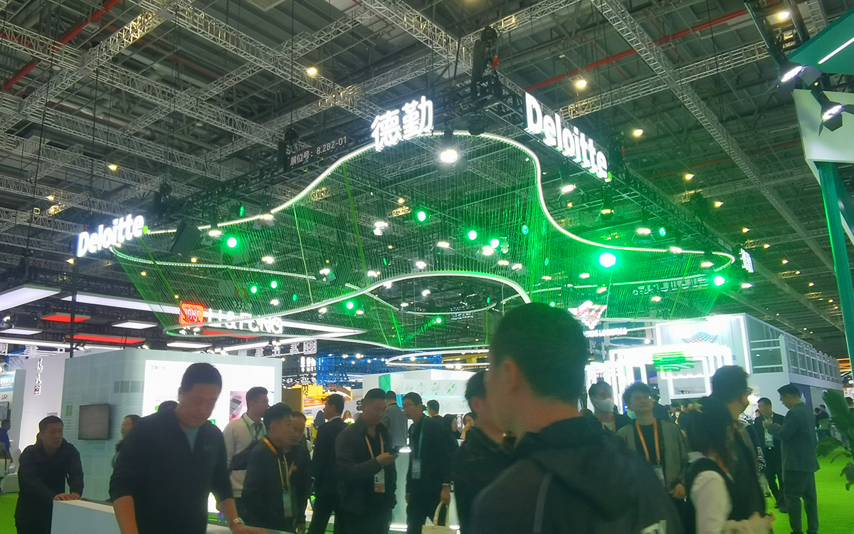 让人眼前一亮的展台设计 让人眼前一亮的展台设计